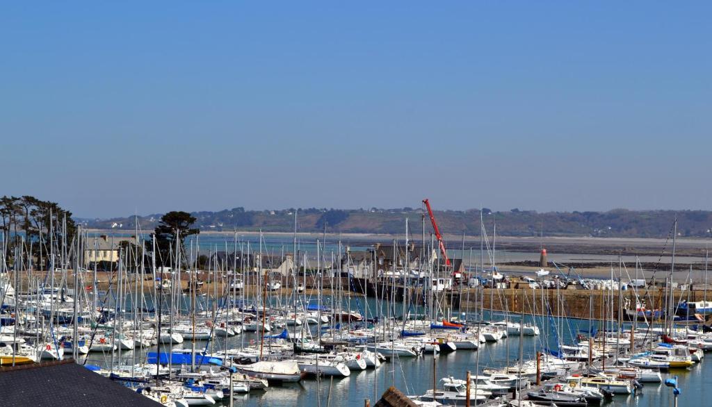 Au Bon Accueil Hotell Perros-Guirec Exteriör bild